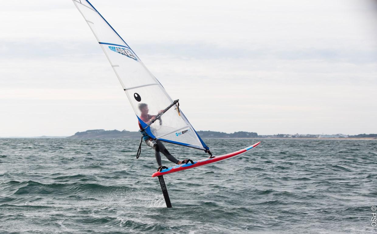 Gift Voucher : Windsurf with foil at Club Nautique du Rohu (Morbihan, Brittany)