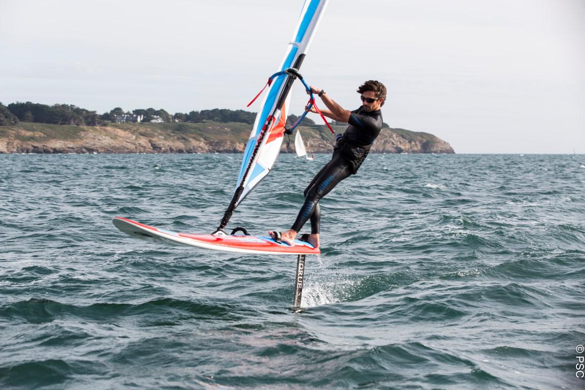 Gift Voucher : Windsurf with foil at Club Nautique du Rohu (Morbihan, Brittany)