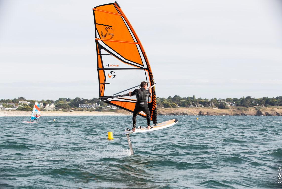 Gift Voucher : Windsurf with foil at Club Nautique du Rohu (Morbihan, Brittany)