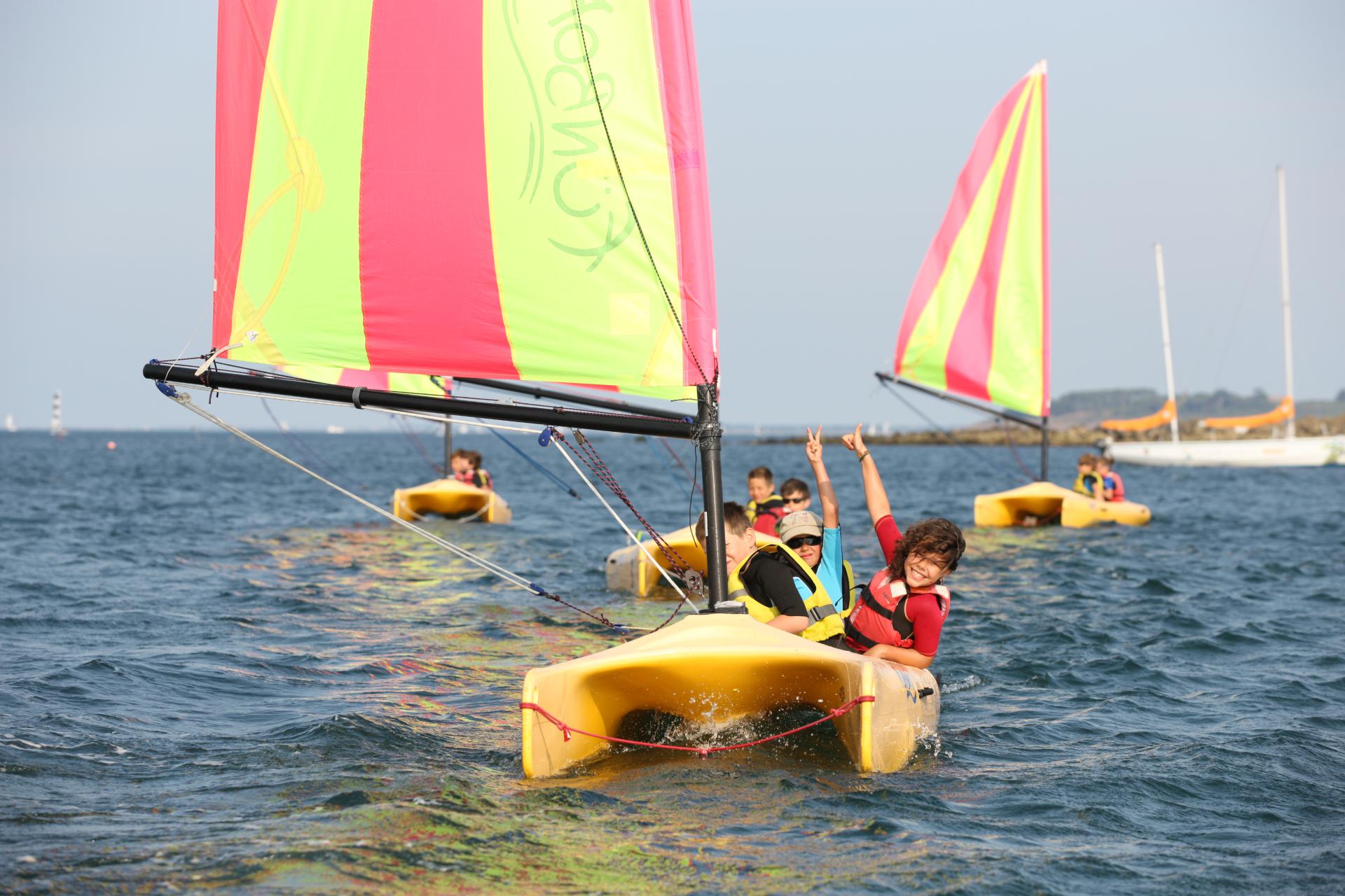 Séance de Funboat pour des scolaires au Club Nautique du Rohu, Morbihan, Bretagne