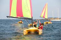 Séance de Funboat pour des scolaires au Club Nautique du Rohu, Morbihan, Bretagne