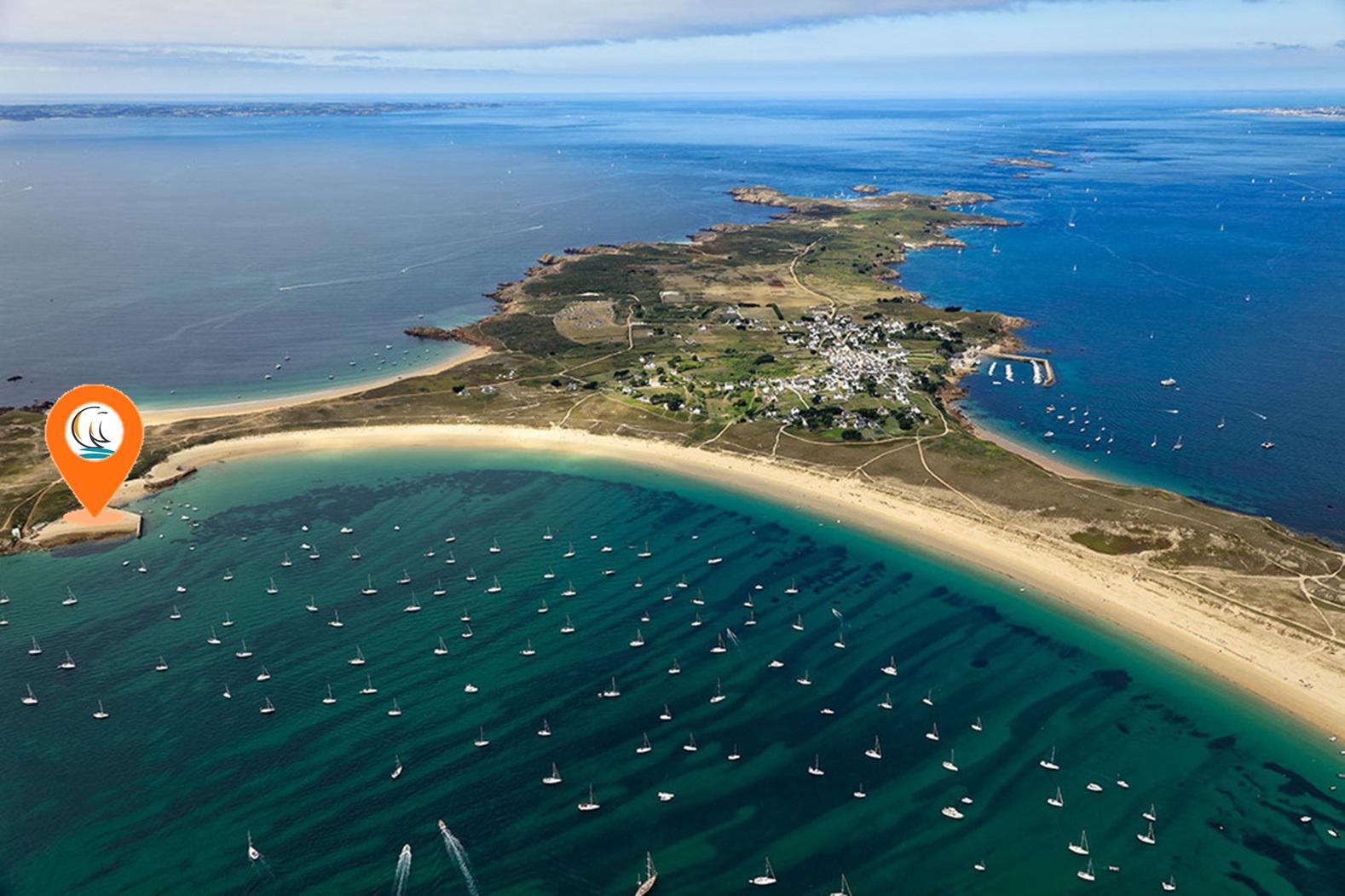 Club Nautique du Rohu sur la Grande plage de Houat
