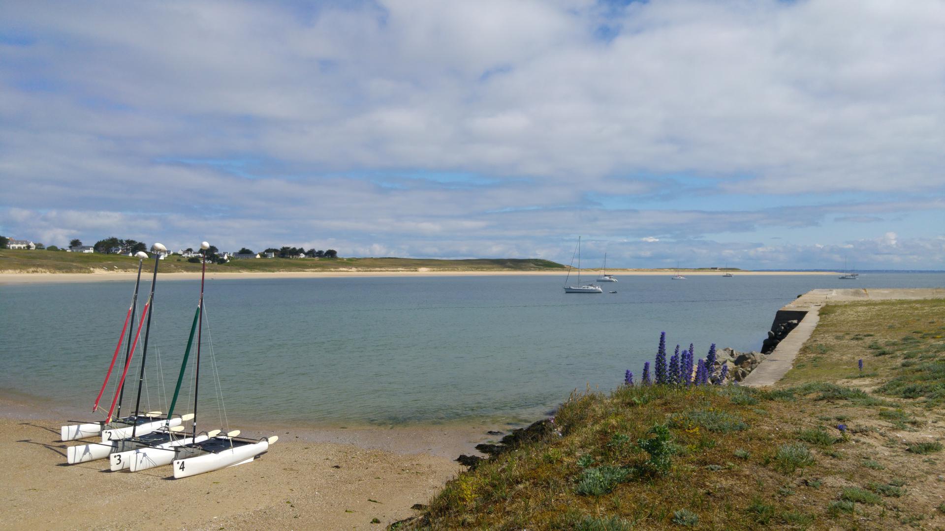 Club Nautique du Rohu sur la Grande plage de Houat