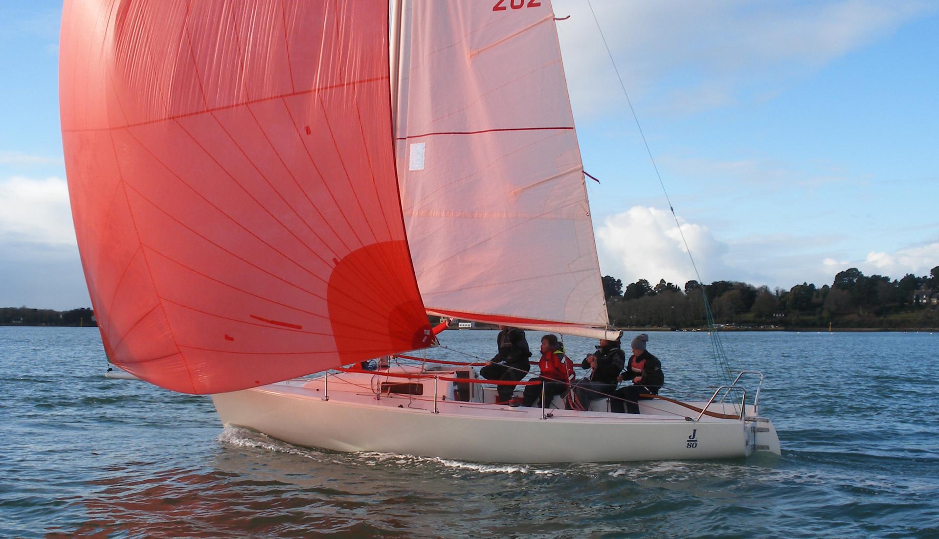 Balade Nautique en J80 au Club nautique du Rohu dans le MOrbihan, Bretagne