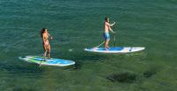 Virée en paddle entre amis Moment inoubliable pour ces enfants en paddle family au Club Nautique du Rohu, Morbihan, Bretagne